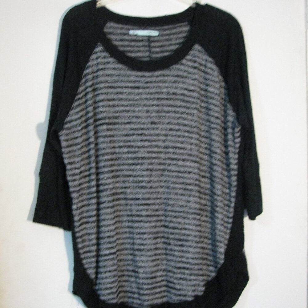 * Maurices Striped Top XL Gray Black Stripes Stretch Knit